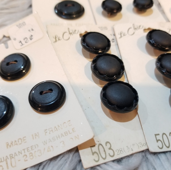 Vintage Buttons - Picture 11 of 13